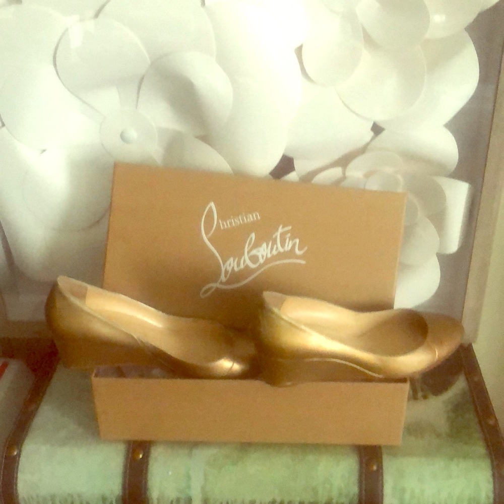 Christian Louboutin wedge every day goldish shoe